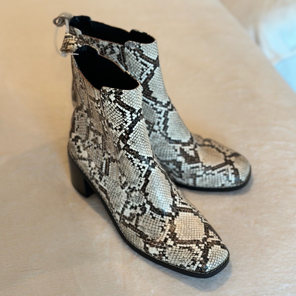 Nordstrom Nohazina-Lea Caramel Snake Print Heel Ankle Boots size 8